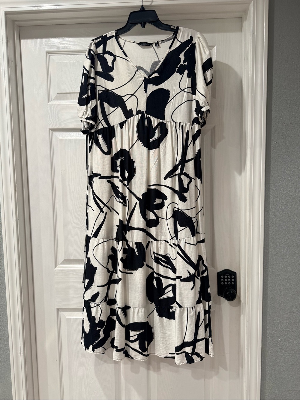 Mlle Gabrielle Black & White Abstract V-Neck Tiered Midi Dress